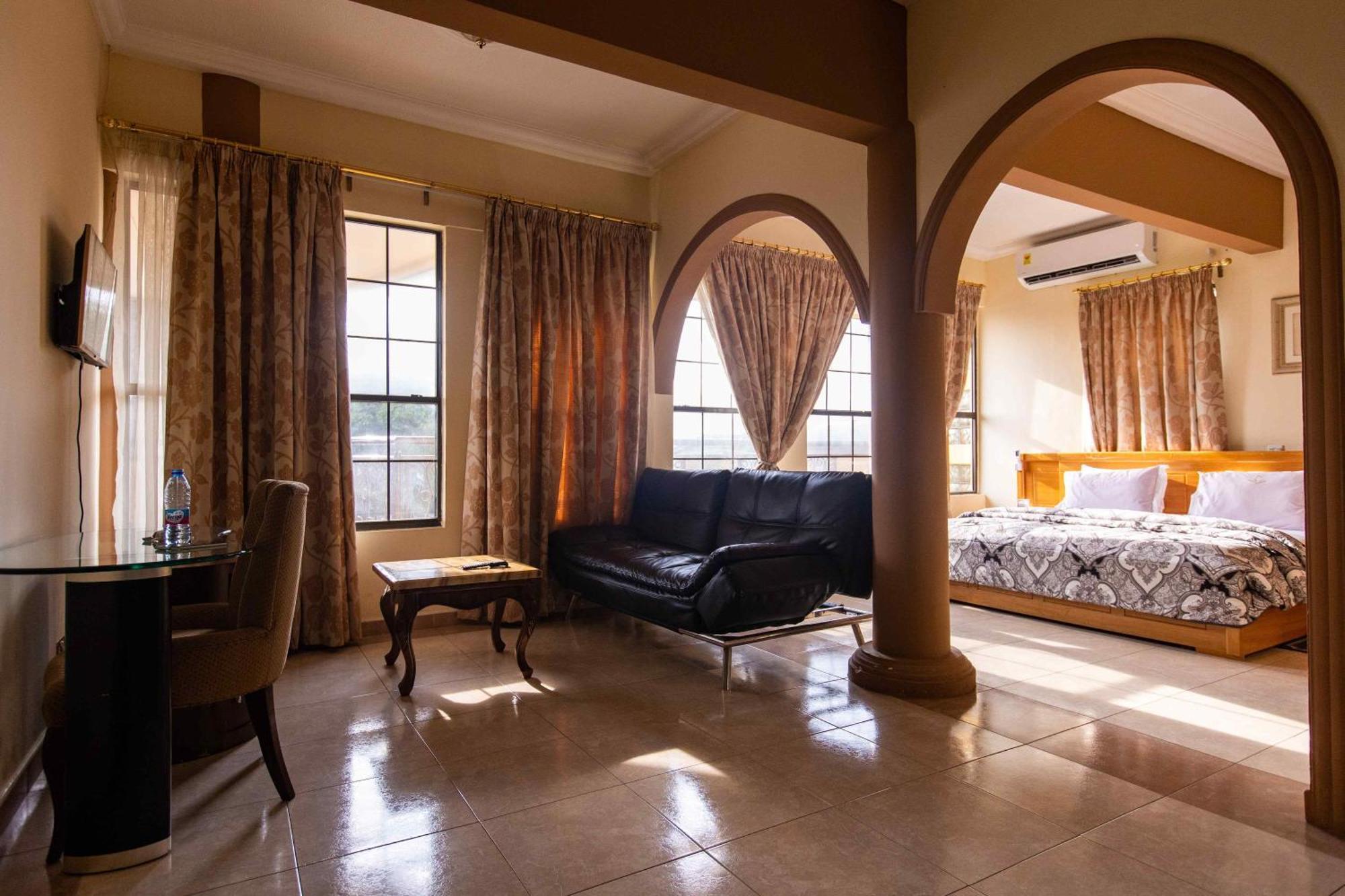 Charleston Hotel Accra Phòng bức ảnh