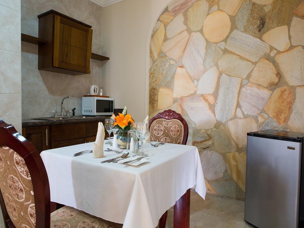 Charleston Hotel Accra Ngoại thất bức ảnh